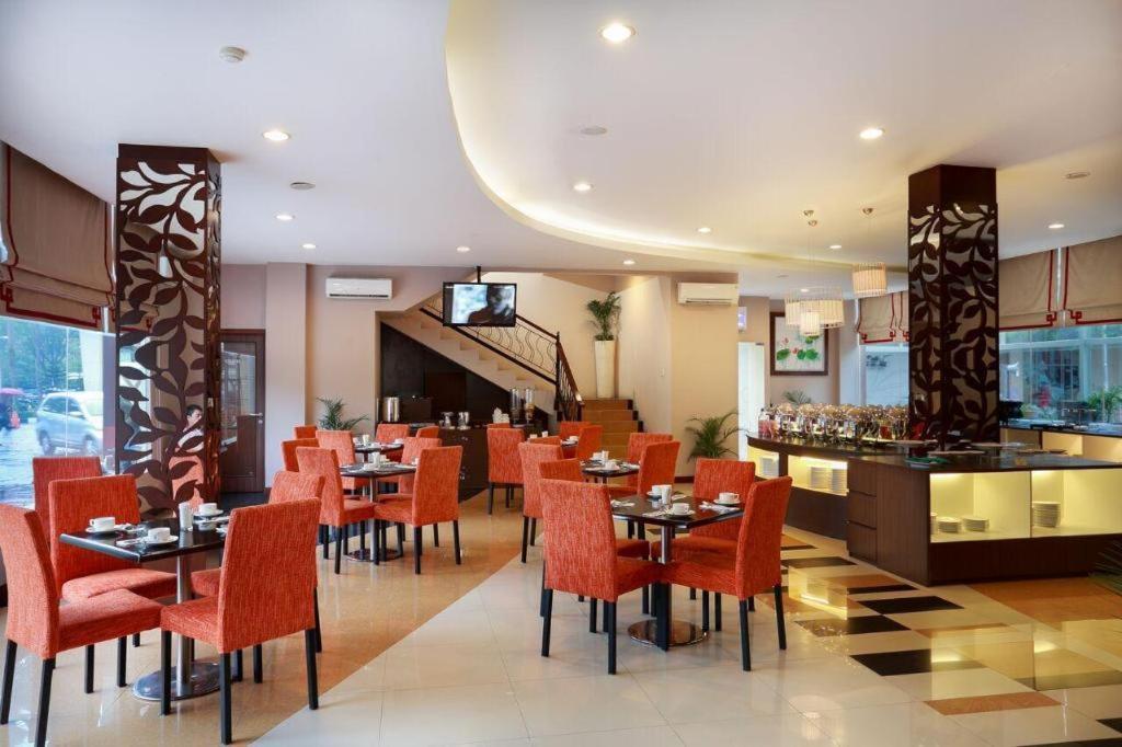 Ipb Convention Hotel Botani Square Bogor Buitenkant foto